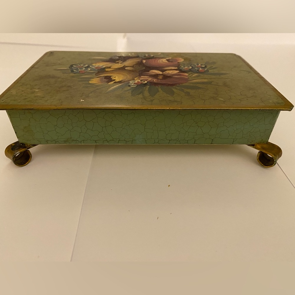Vintage Dutch Toleware Metal Cigarette Box on Feet - Picture 3 of 16
